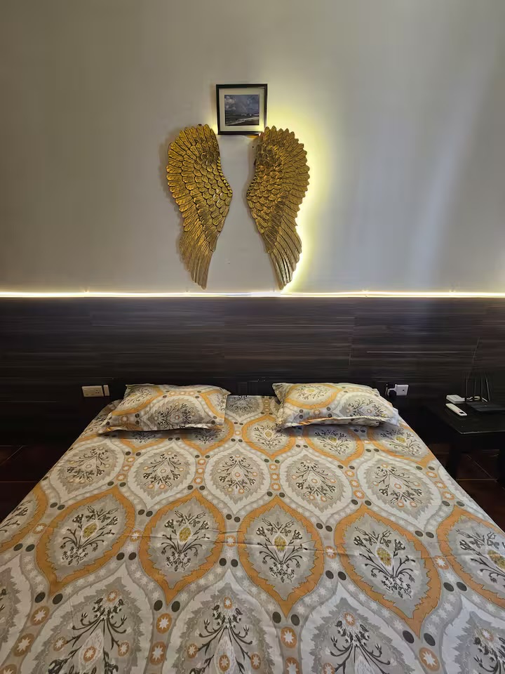 Golden Wings Studio with Patio photo 7